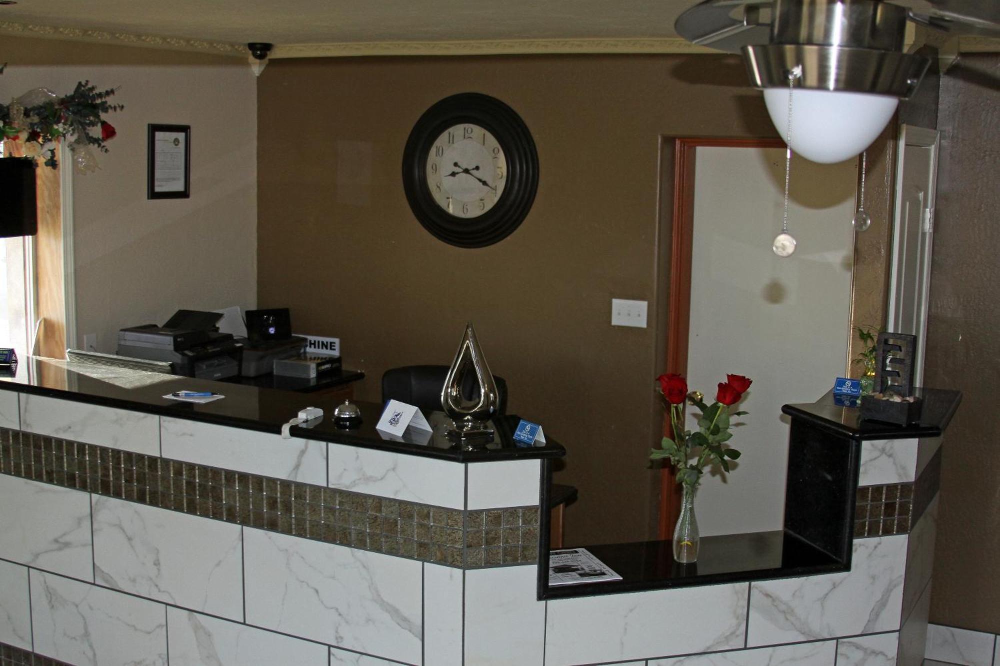 Executive Inn Snyder Экстерьер фото