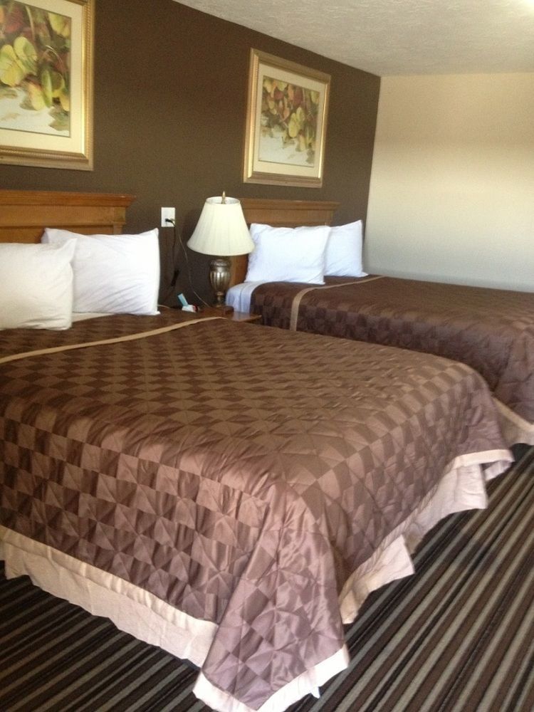 Executive Inn Snyder Экстерьер фото