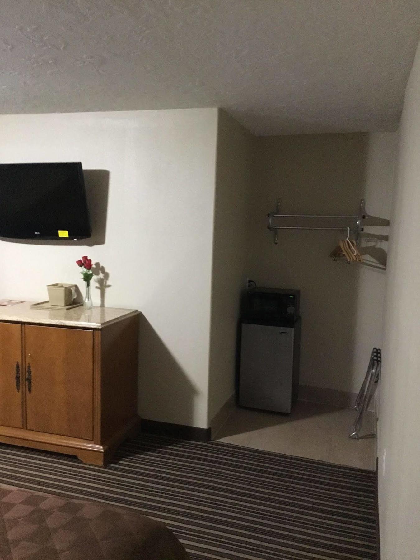 Executive Inn Snyder Экстерьер фото